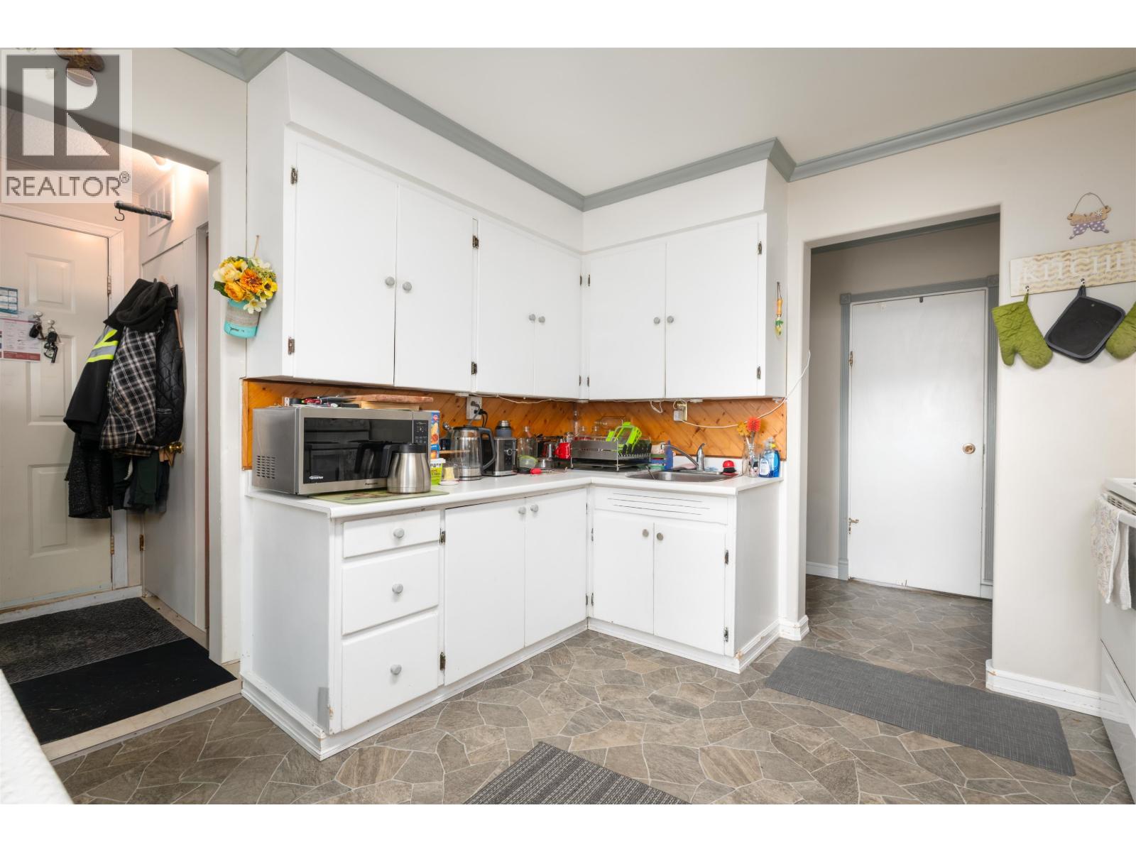 3610 S Blackburn Road, Prince George, British Columbia  V2N 6C2 - Photo 8 - R3115195