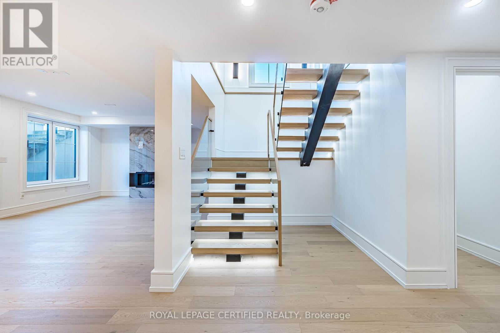 1404 Waverly Avenue Sw, Oakville, Ontario  L6L 2S3 - Photo 38 - W13030482