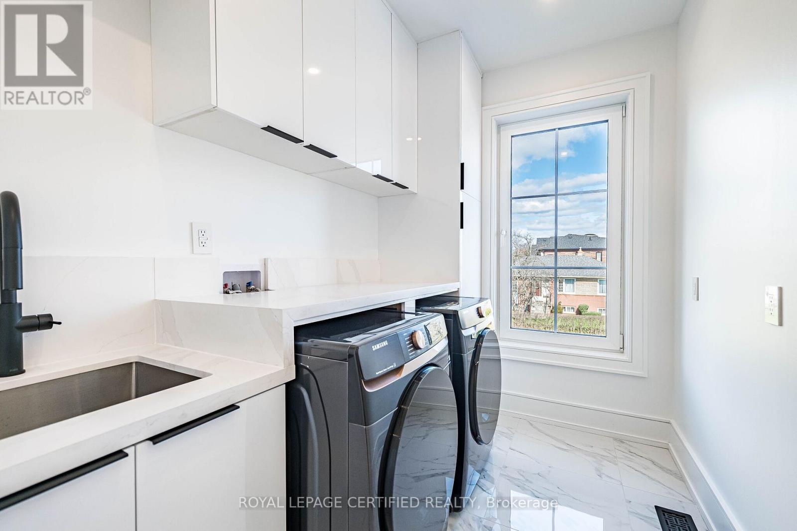 1404 Waverly Avenue Sw, Oakville, Ontario  L6L 2S3 - Photo 37 - W13030482