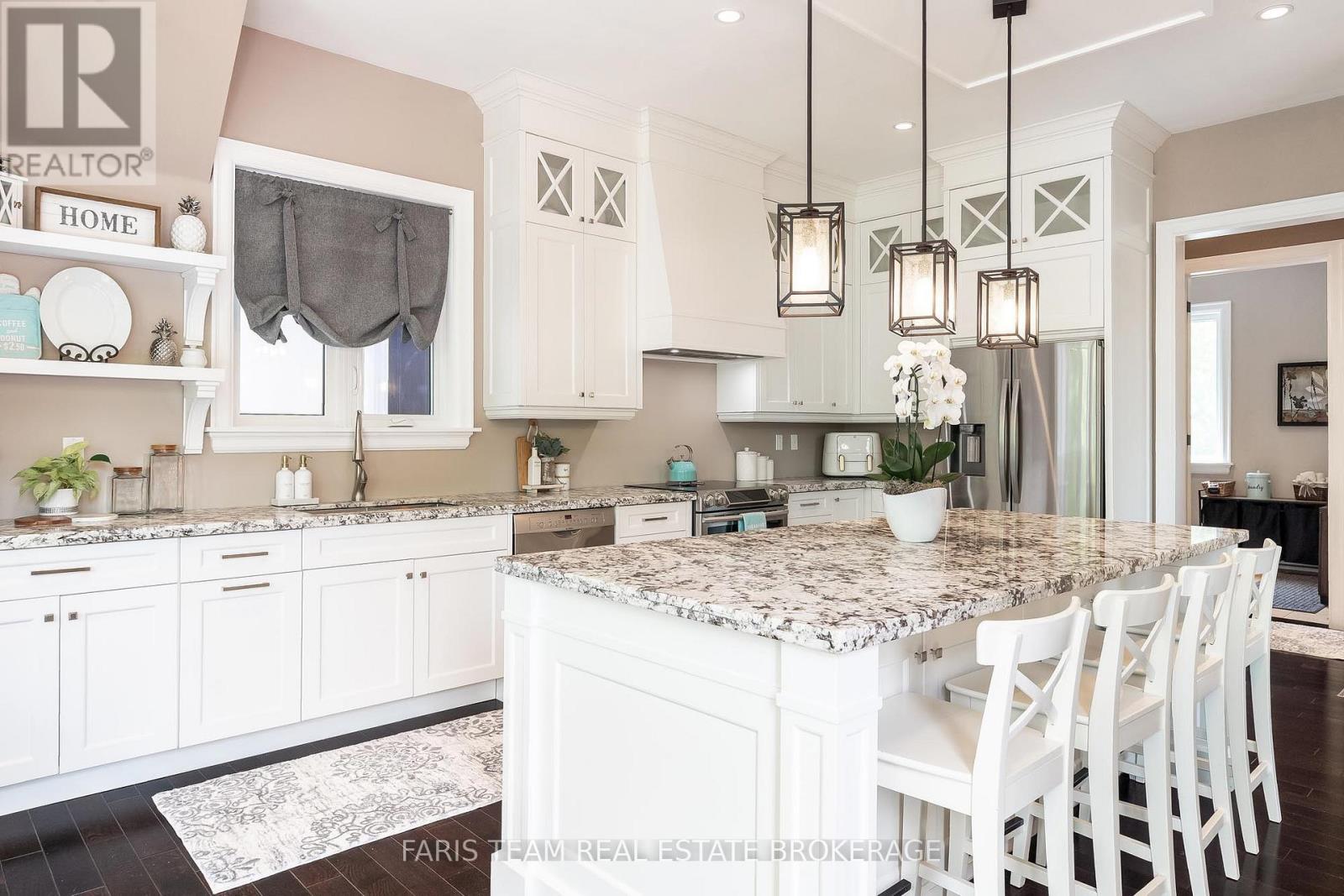 400 Lloyd's Lane, King, Ontario  L7B 0E4 - Photo 8 - N12718134