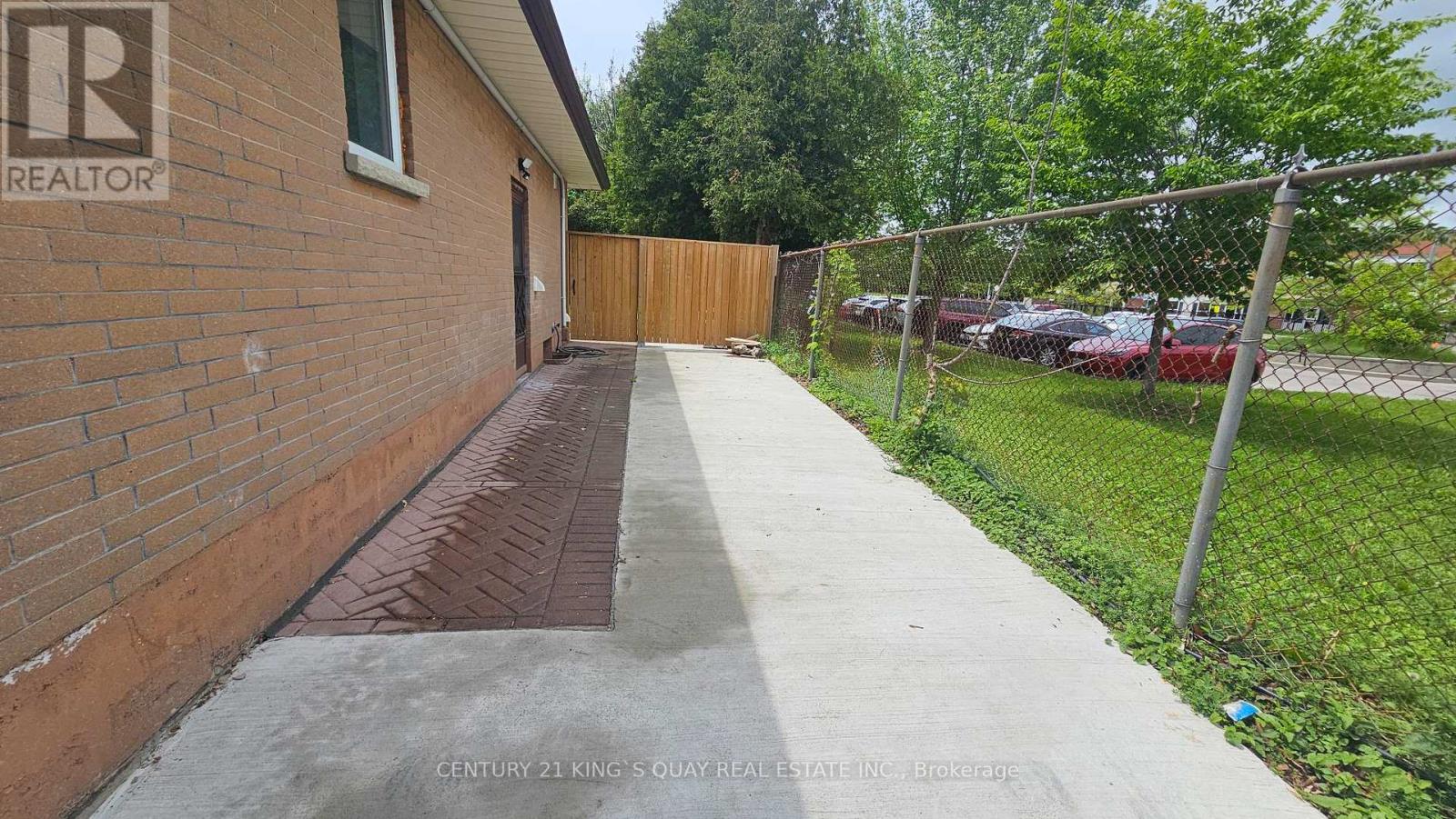 Bsmt - 498 Wilson Road S, Oshawa, Ontario  L1H 6C9 - Photo 2 - E13036828