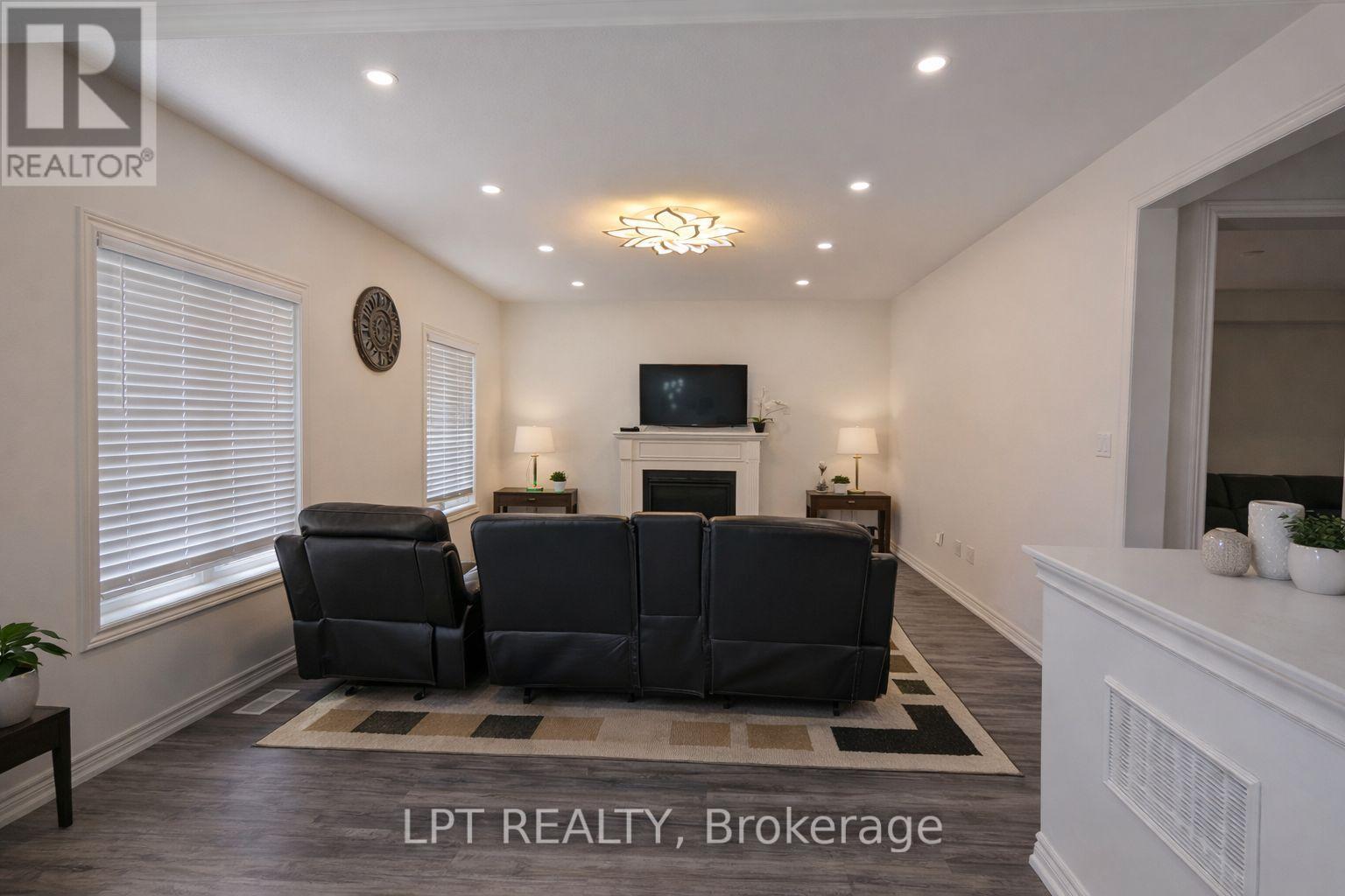 1852 Grandview Street N, Oshawa, Ontario  L1K 0Y2 - Photo 4 - E13037208