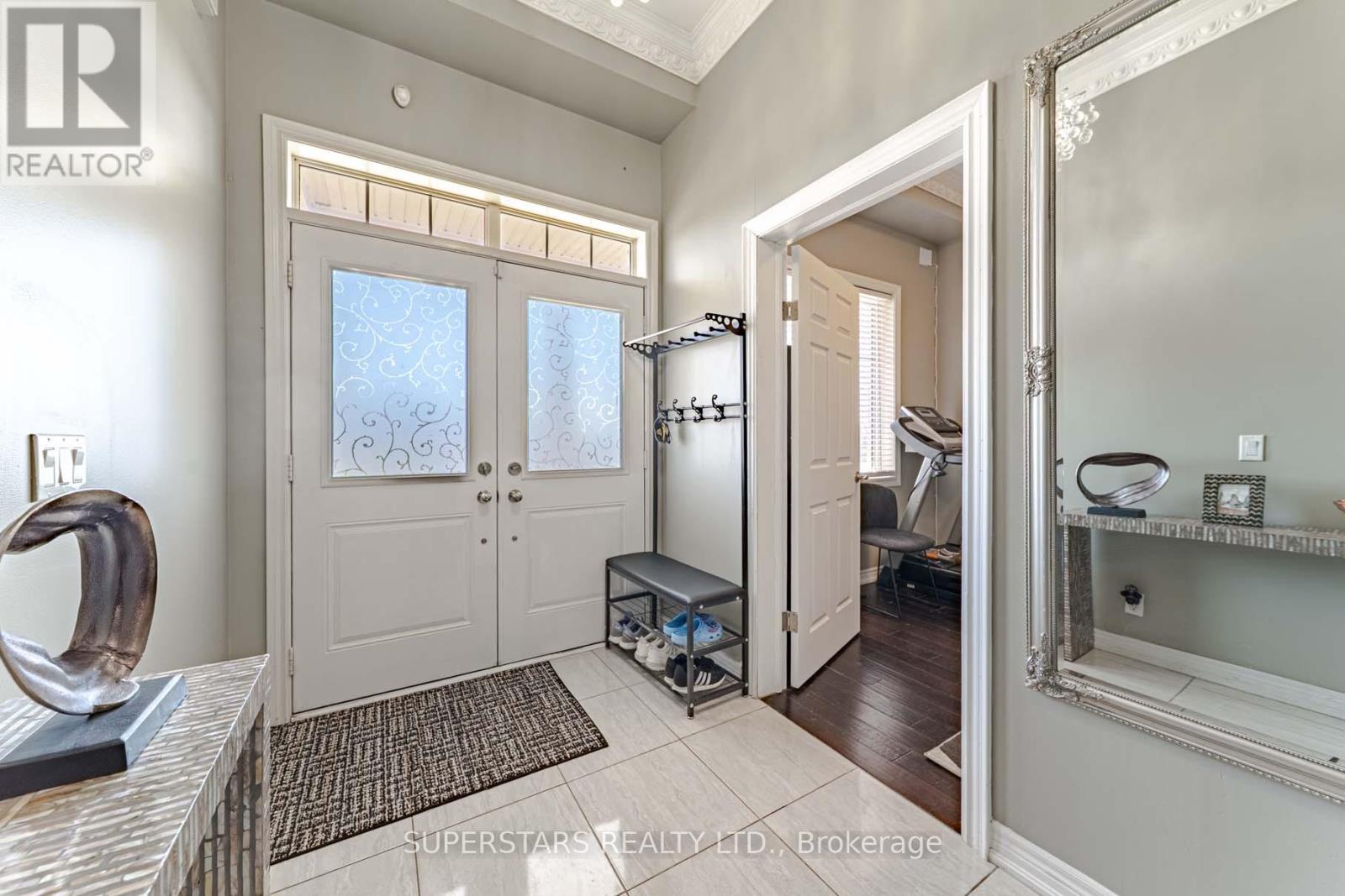 2410 Bridle Road, Oshawa, Ontario  L1L 0E1 - Photo 3 - E13037218