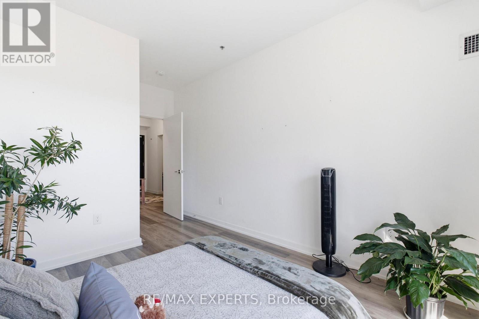 325 - 430 Essa Road, Barrie, Ontario  L4N 9C6 - Photo 18 - S13035142