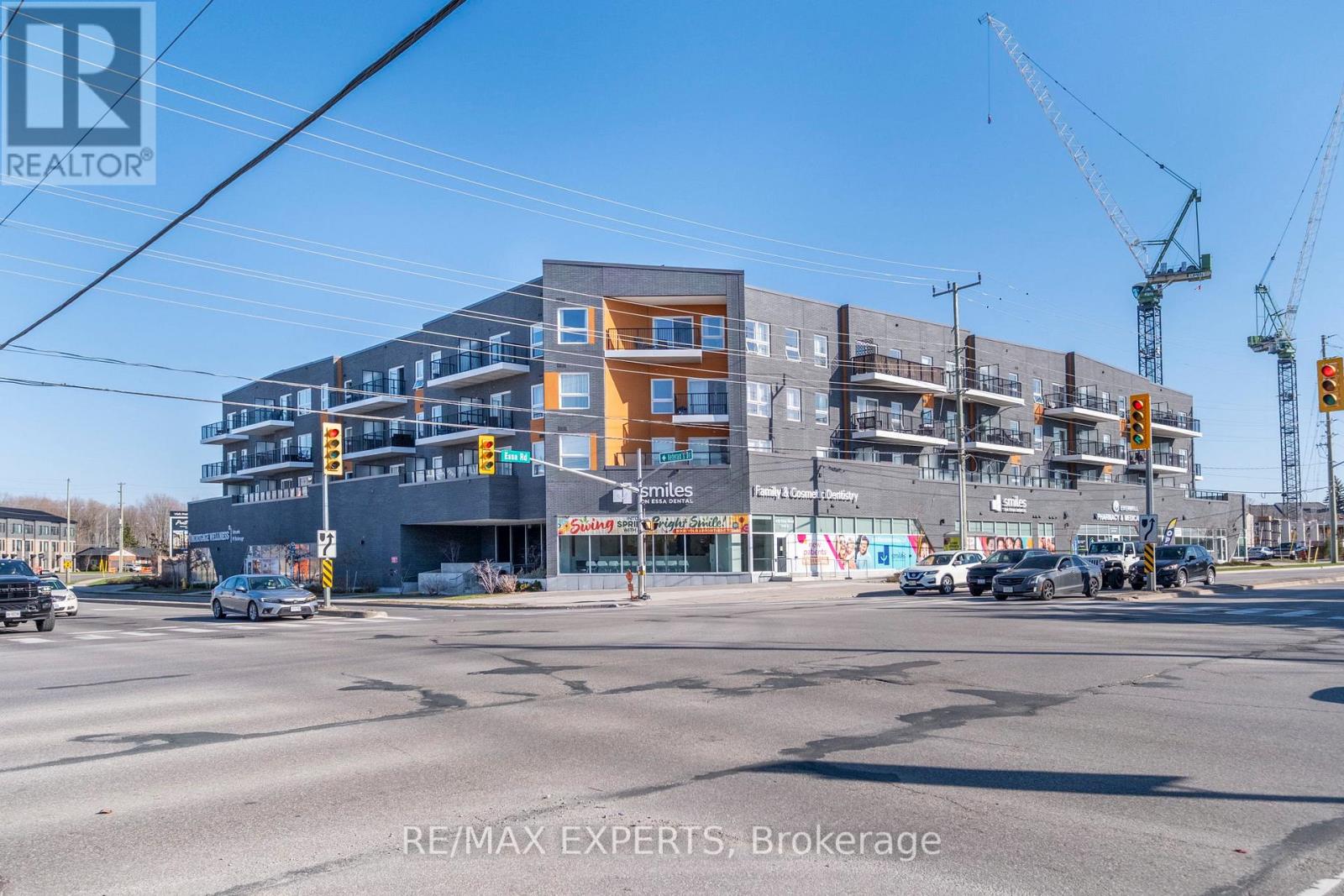 325 - 430 Essa Road, Barrie, Ontario  L4N 9C6 - Photo 2 - S13035142