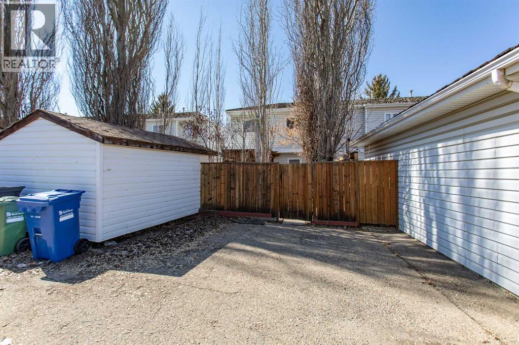 11 Erickson Drive, Red Deer, Alberta  T4R 2A3 - Photo 23 - A2301977