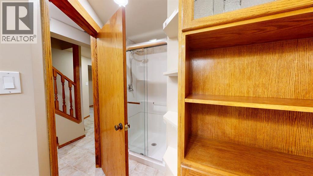 610 Ross Glen Drive SE, Medicine Hat, Alberta  T1B 3X3 - Photo 36 - A2274894