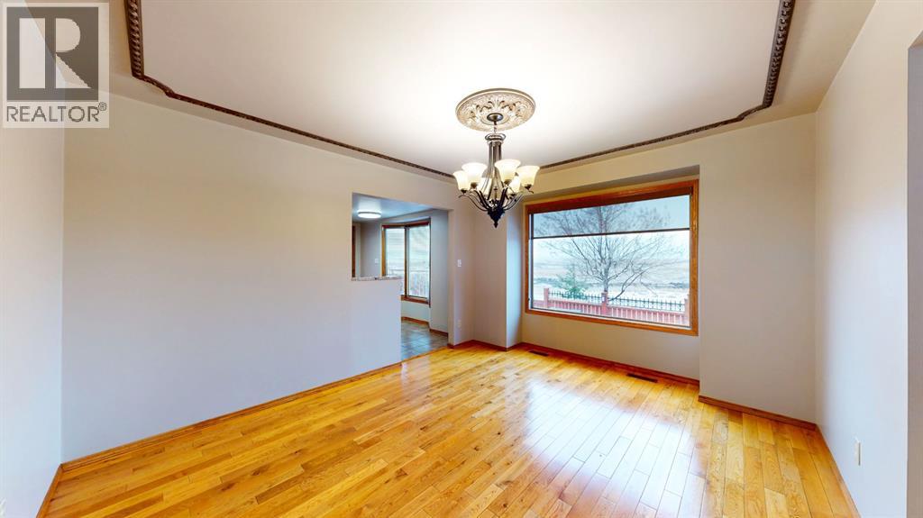 610 Ross Glen Drive SE, Medicine Hat, Alberta  T1B 3X3 - Photo 10 - A2274894