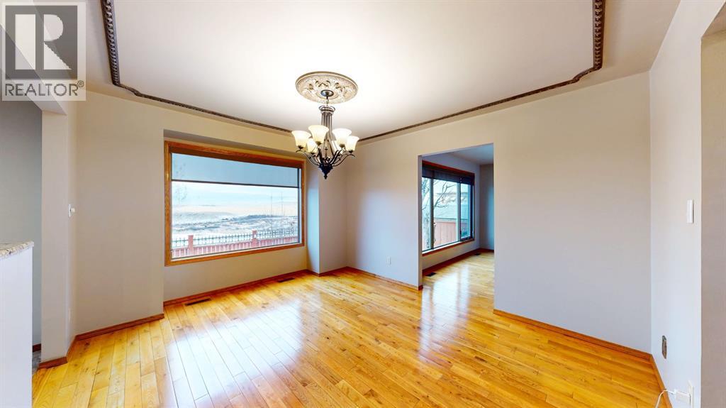 610 Ross Glen Drive SE, Medicine Hat, Alberta  T1B 3X3 - Photo 11 - A2274894