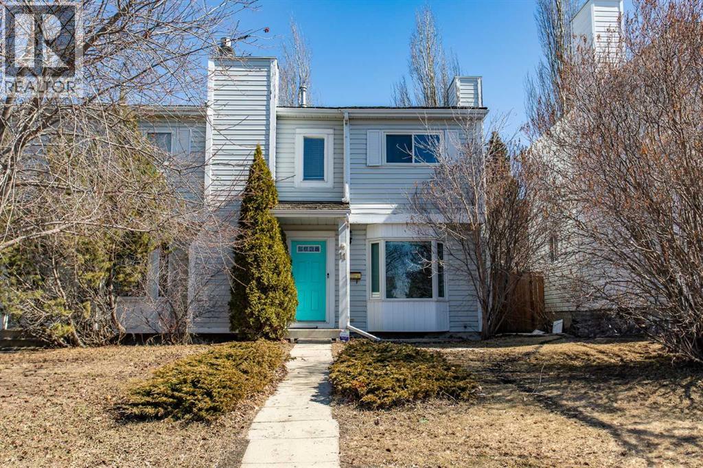 11 Erickson Drive, Red Deer, Alberta  T4R 2A3 - Photo 1 - A2301977