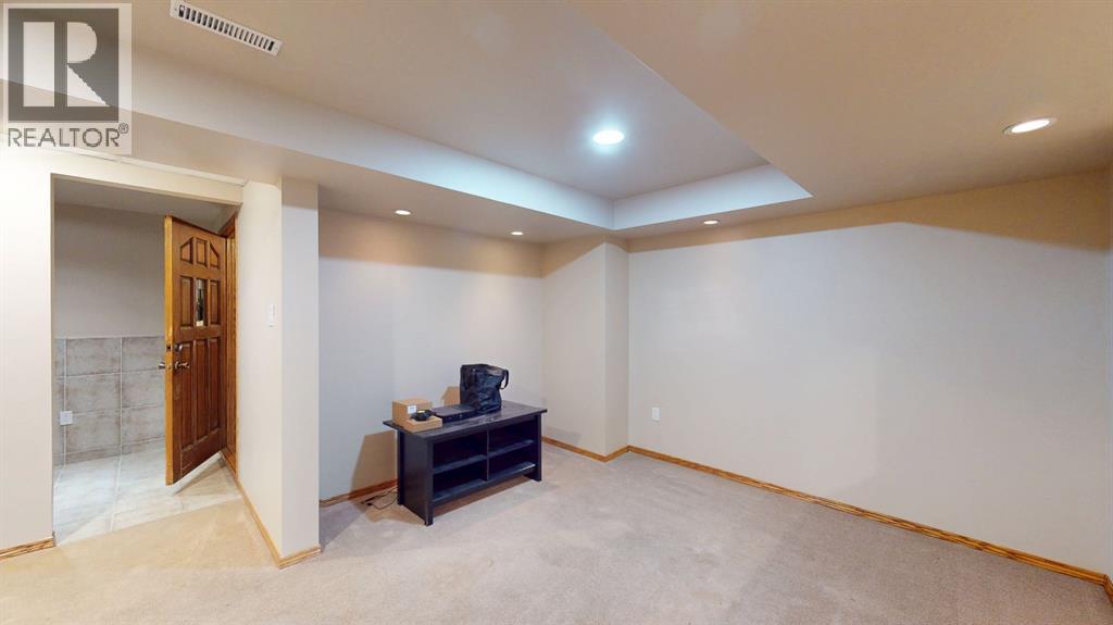 610 Ross Glen Drive SE, Medicine Hat, Alberta  T1B 3X3 - Photo 38 - A2274894