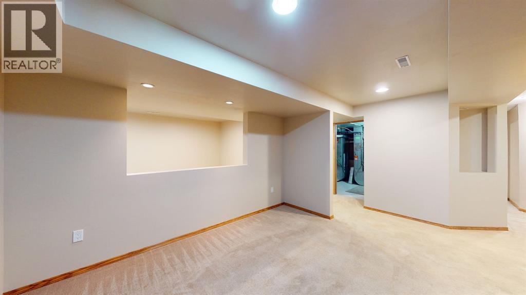 610 Ross Glen Drive SE, Medicine Hat, Alberta  T1B 3X3 - Photo 39 - A2274894