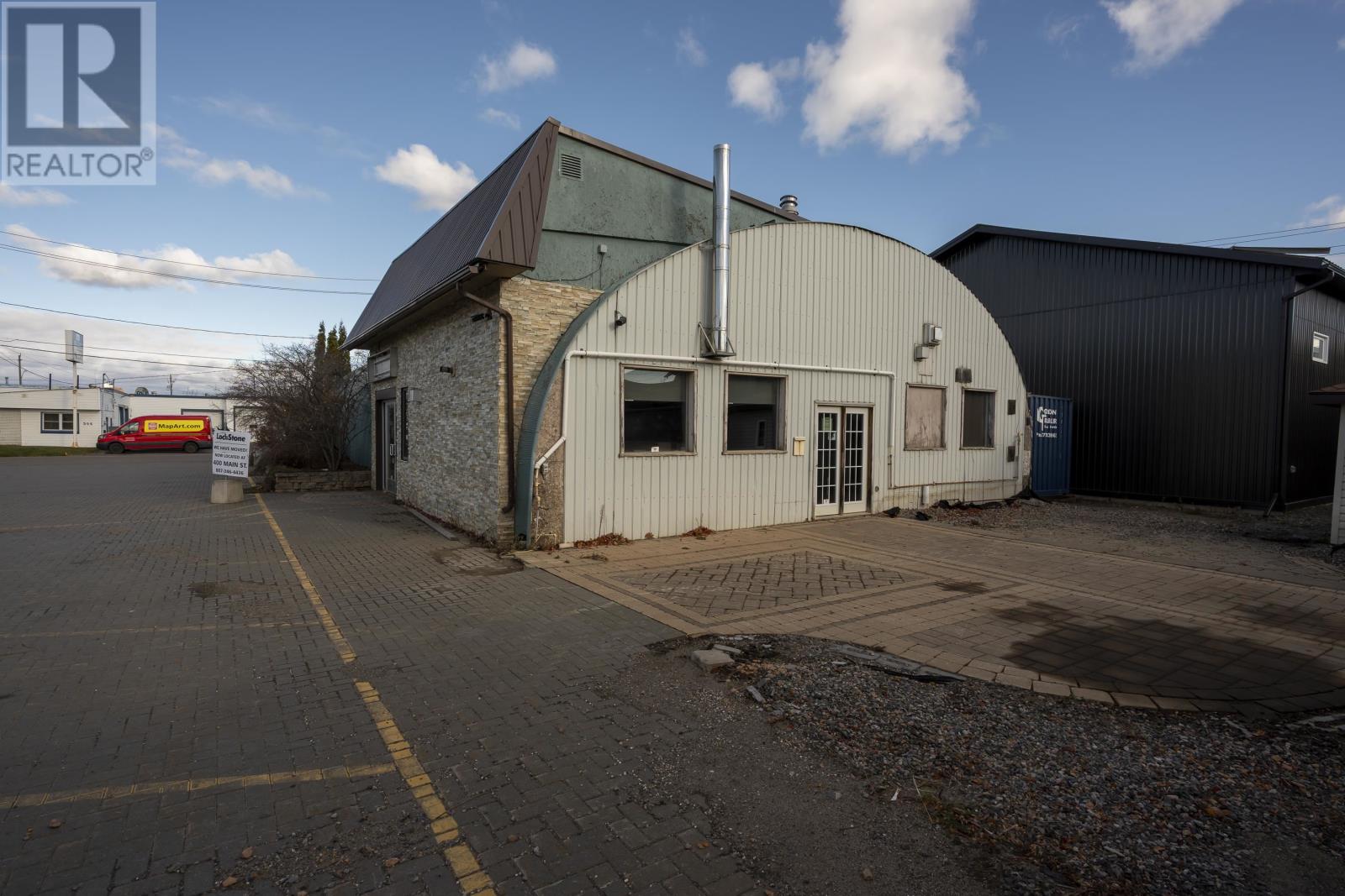 561 Tenth Ave., Thunder Bay, Ontario  P7B 2R3 - Photo 1 - TB253461