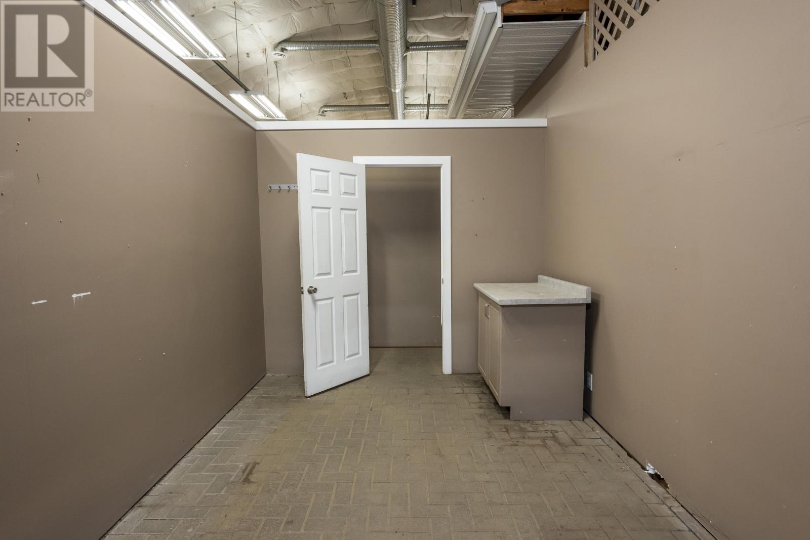 561 Tenth Ave., Thunder Bay, Ontario  P7B 2R3 - Photo 10 - TB253461