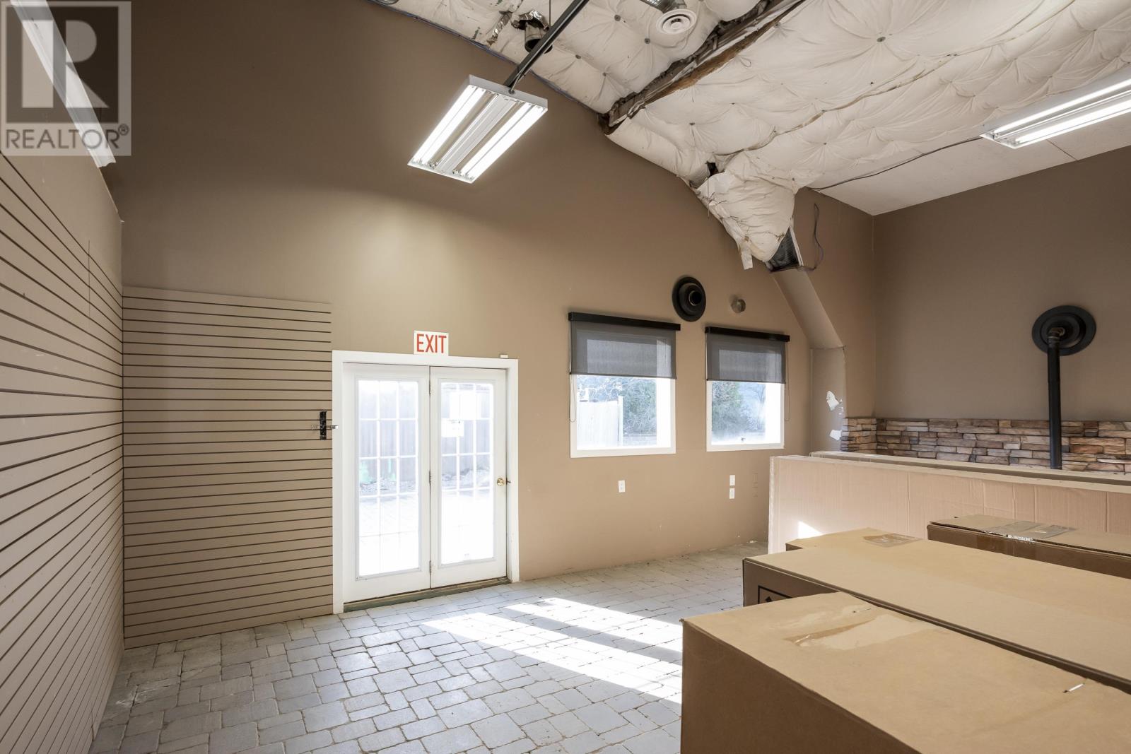 561 Tenth Ave., Thunder Bay, Ontario  P7B 2R3 - Photo 5 - TB253461