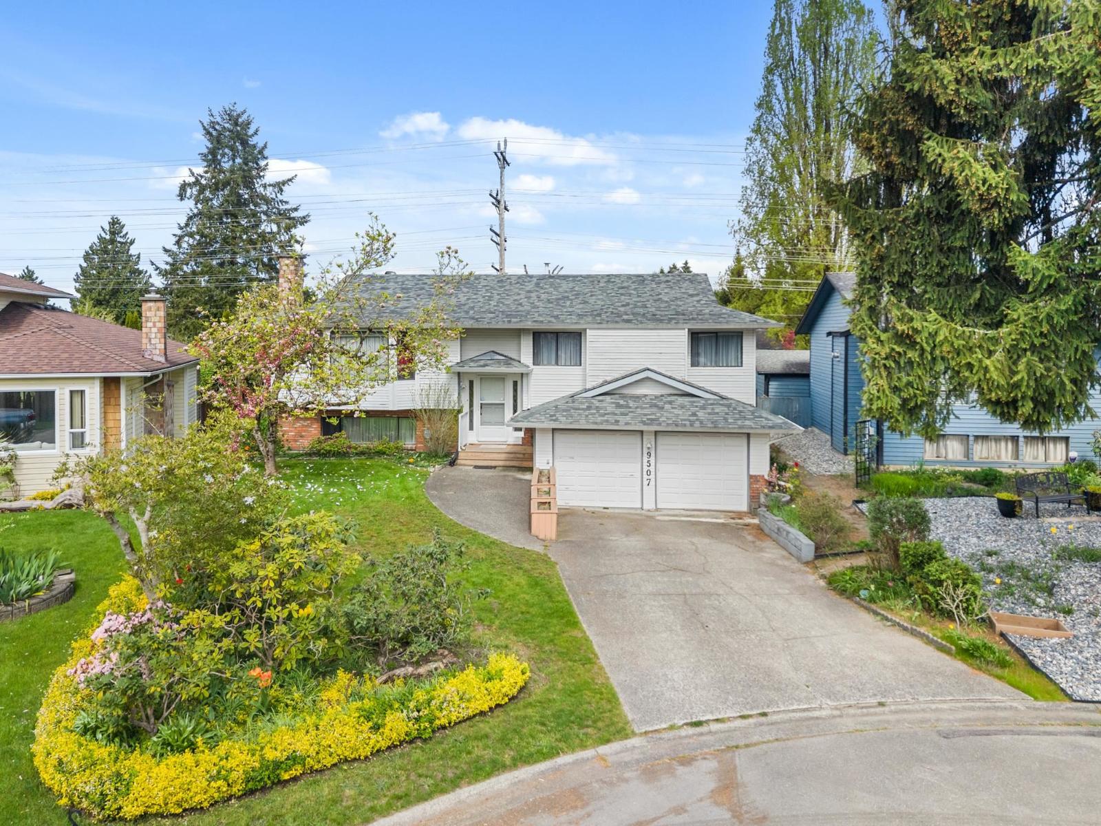 9507 204b Street, Langley, British Columbia  V1M 1Y9 - Photo 2 - R3115193