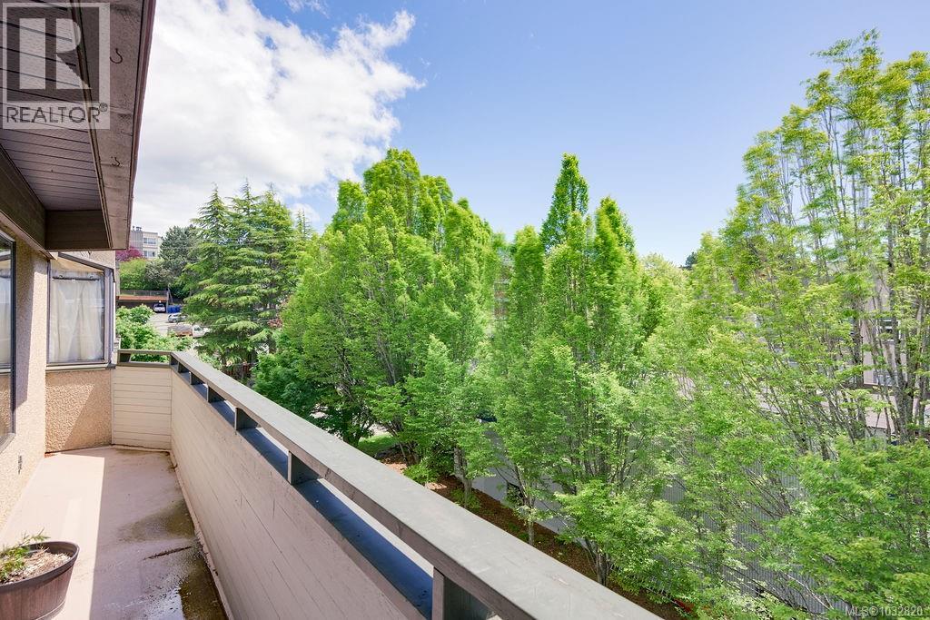 402 3274 Glasgow Ave, Saanich, British Columbia  V8X 1M2 - Photo 14 - 1032820