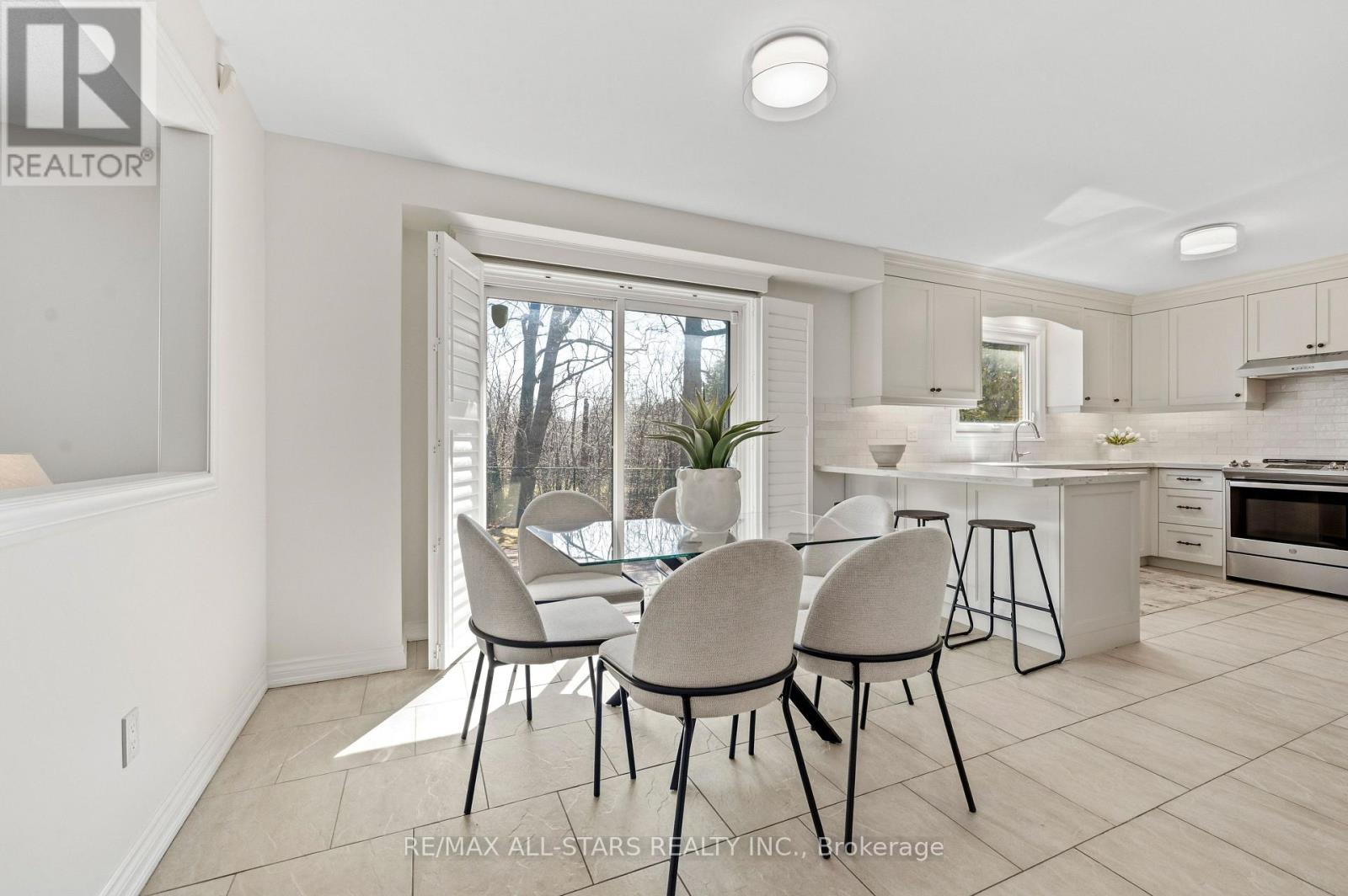 53 Smithy Street, Markham, Ontario  L3P 6M7 - Photo 10 - N13037078