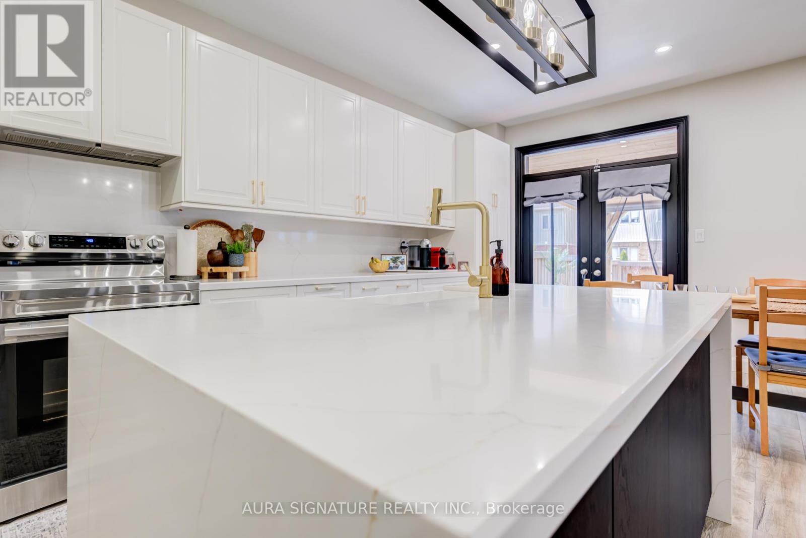 44 Mccabe Lane, New Tecumseth, Ontario  L0G 1W0 - Photo 8 - N13037118