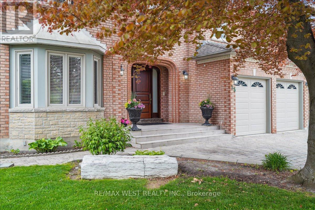 15 Brownlee Avenue, Vaughan, Ontario  L4L 8H4 - Photo 2 - N13037128