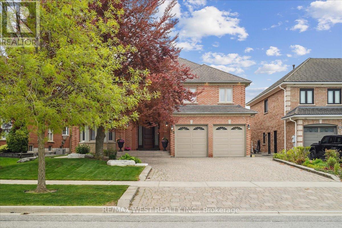 15 BROWNLEE AVENUE, Vaughan, Ontario