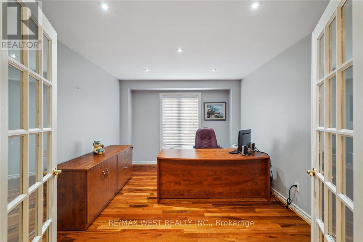 15 Brownlee Avenue, Vaughan, Ontario  L4L 8H4 - Photo 14 - N13037164