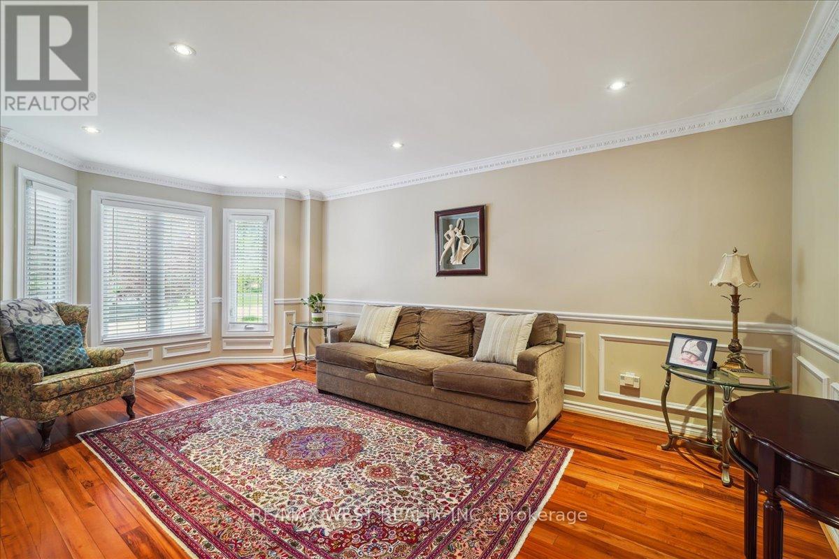 15 Brownlee Avenue, Vaughan, Ontario  L4L 8H4 - Photo 7 - N13037164