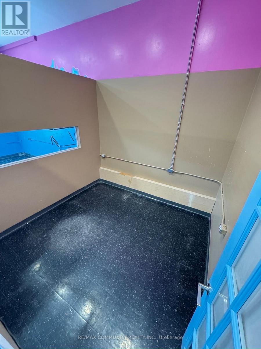 242 Copper Creek Drive, Markham, Ontario  L6B 1N6 - Photo 11 - N13037252