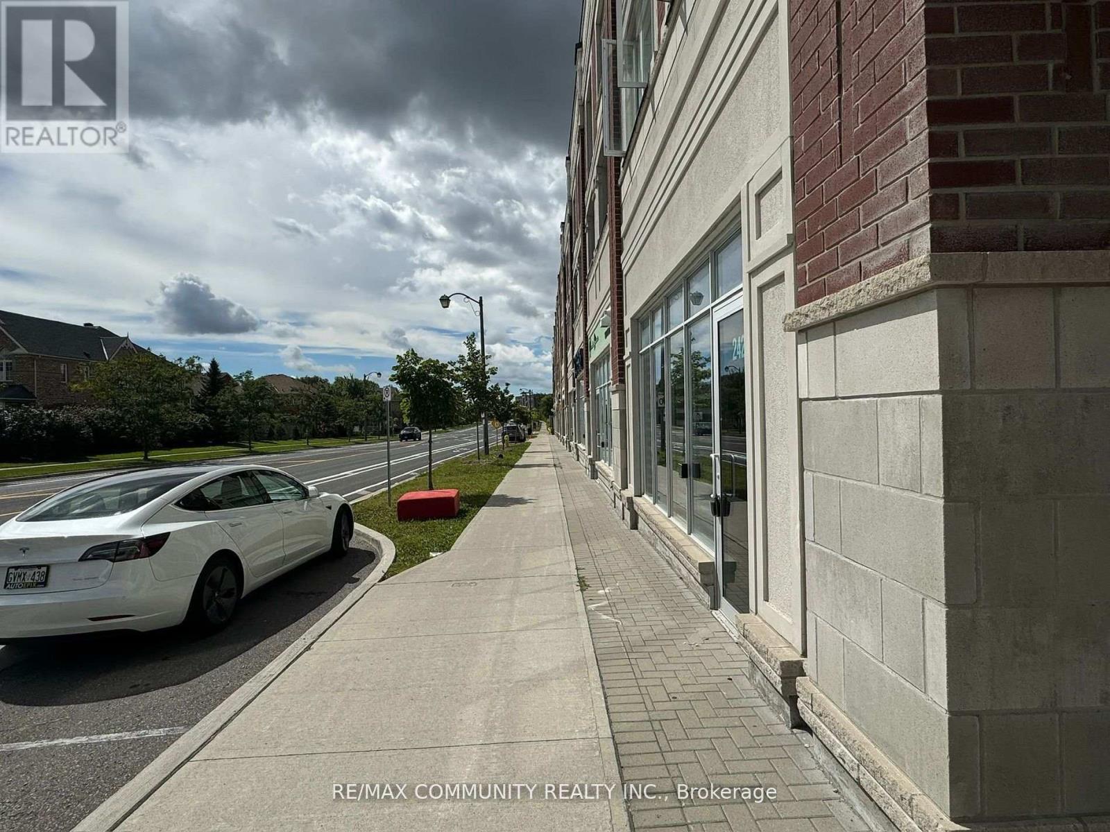 242 Copper Creek Drive, Markham, Ontario  L6B 1N6 - Photo 3 - N13037252