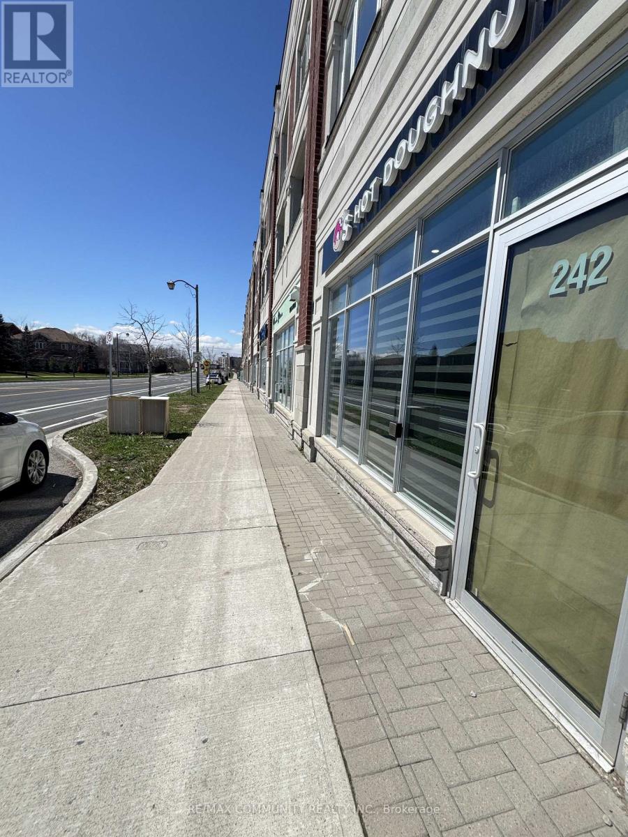 242 Copper Creek Drive, Markham, Ontario  L6B 1N6 - Photo 4 - N13037252