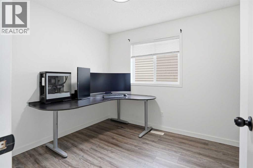 113 Mt Lorette Place SE, Calgary, Alberta  T2Z 2M1 - Photo 14 - A2288992