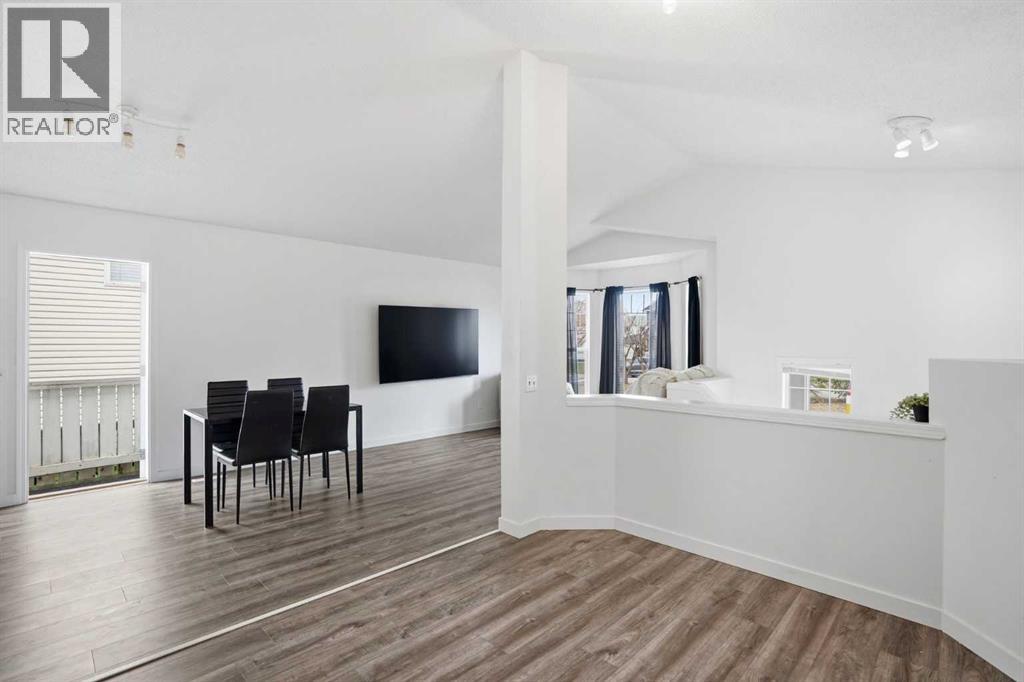 113 Mt Lorette Place SE, Calgary, Alberta  T2Z 2M1 - Photo 6 - A2288992