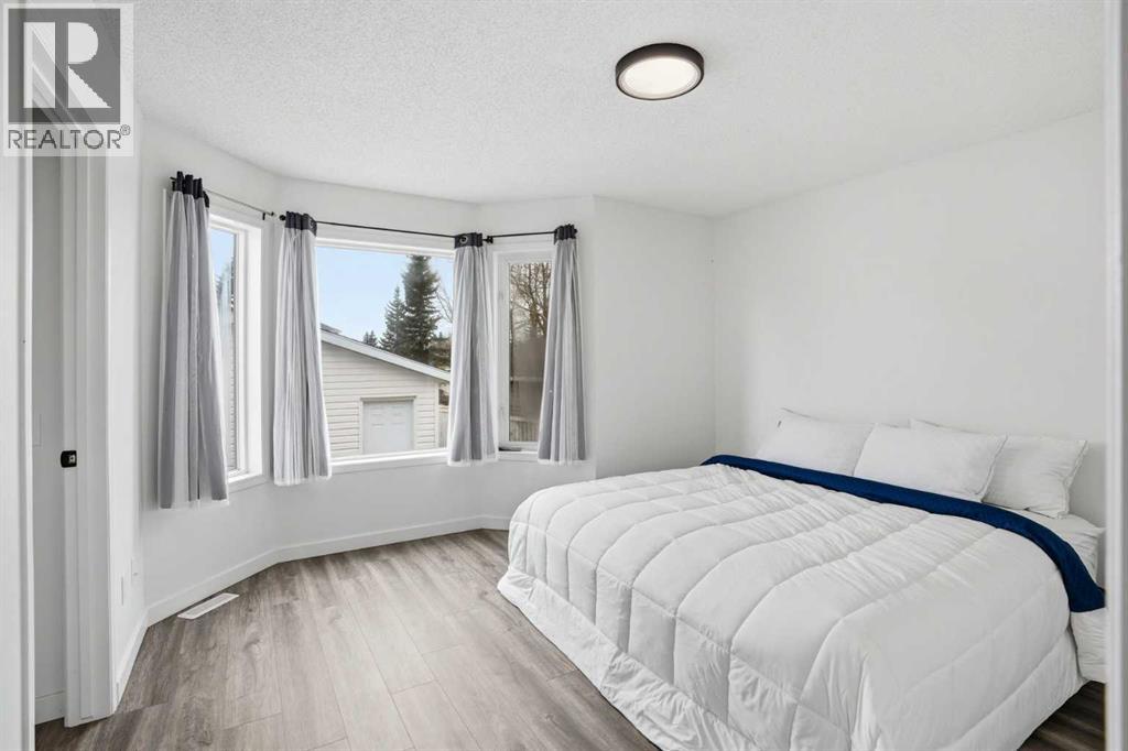 113 Mt Lorette Place SE, Calgary, Alberta  T2Z 2M1 - Photo 8 - A2288992