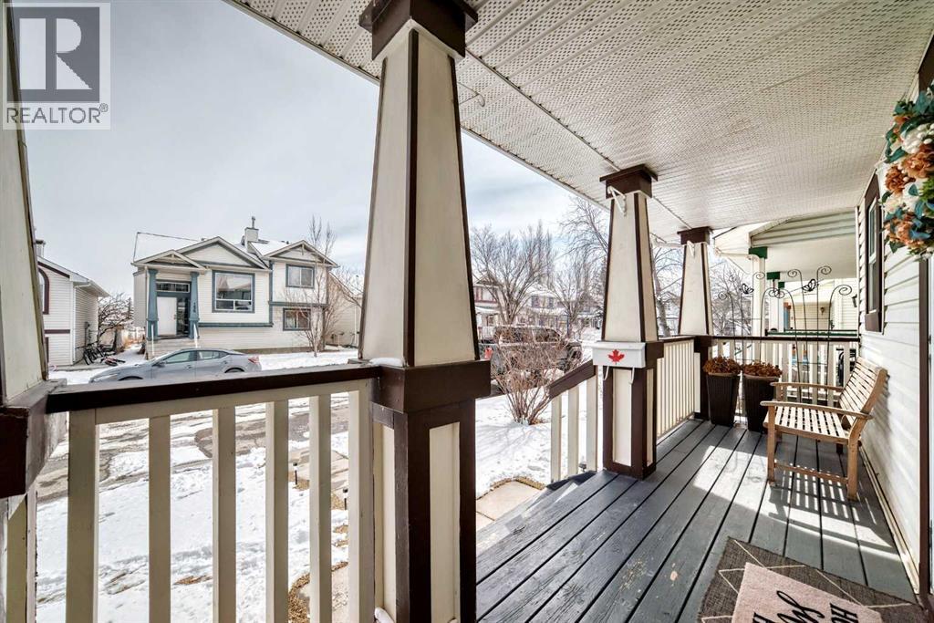 155 Erin Meadow Way SE, Calgary, Alberta  T2B 3P7 - Photo 3 - A2297998