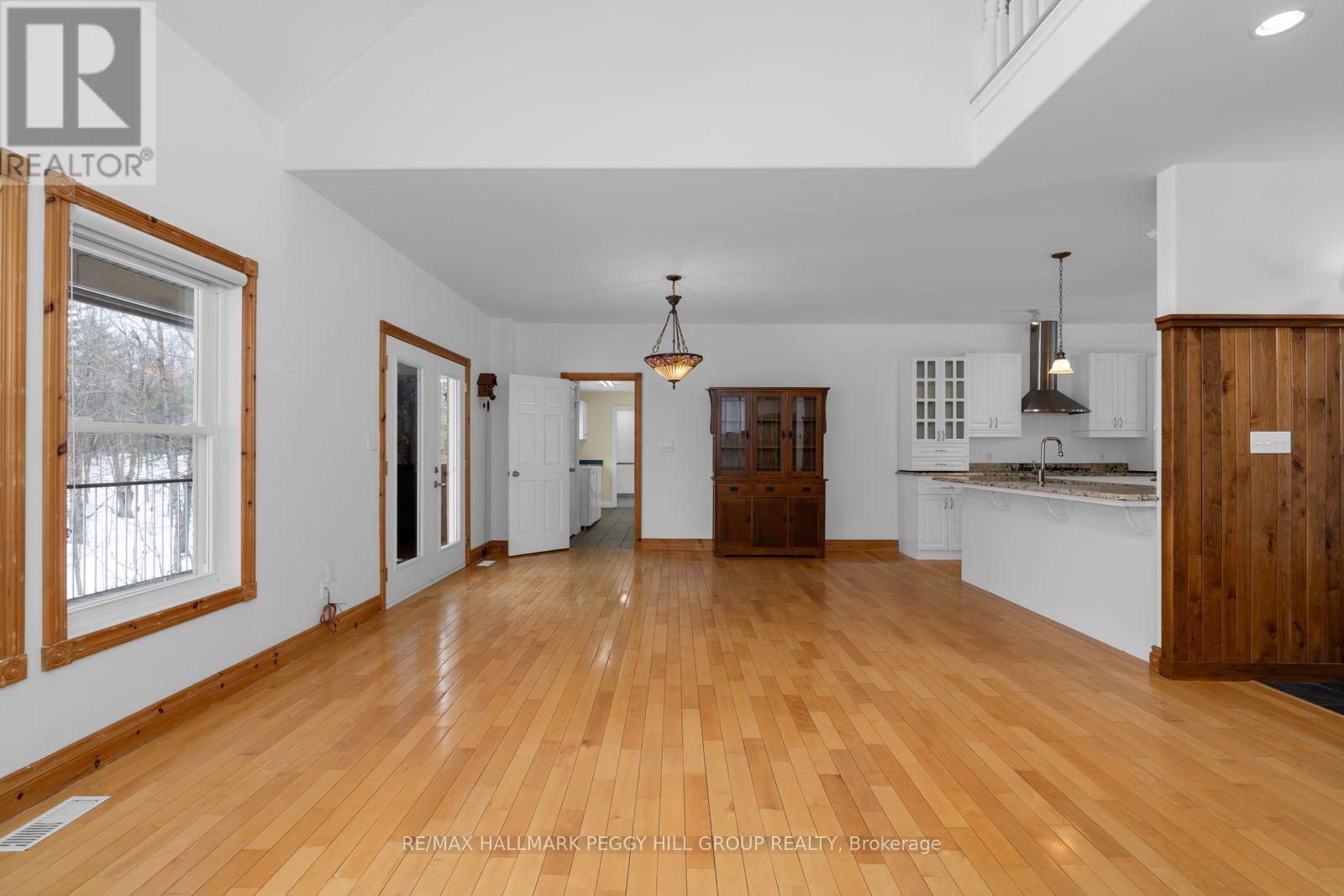 18 Trillium Trail, Oro-Medonte, Ontario  L0K 1E0 - Photo 3 - S13037182