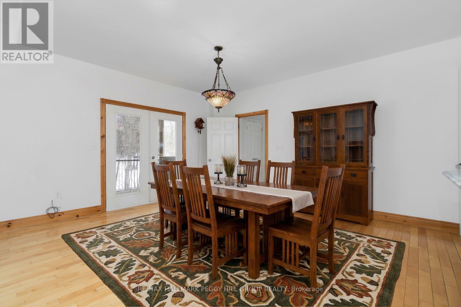 18 Trillium Trail, Oro-Medonte, Ontario  L0K 1E0 - Photo 4 - S13037182