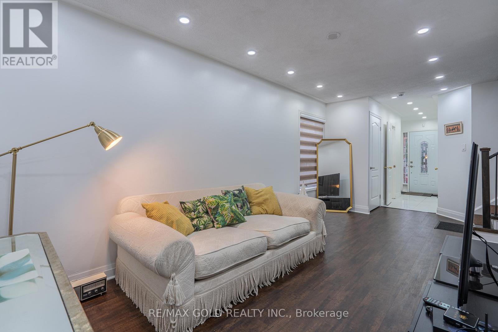 102 Bunchberry Way, Brampton, Ontario  L6R 2E8 - Photo 8 - W13006348