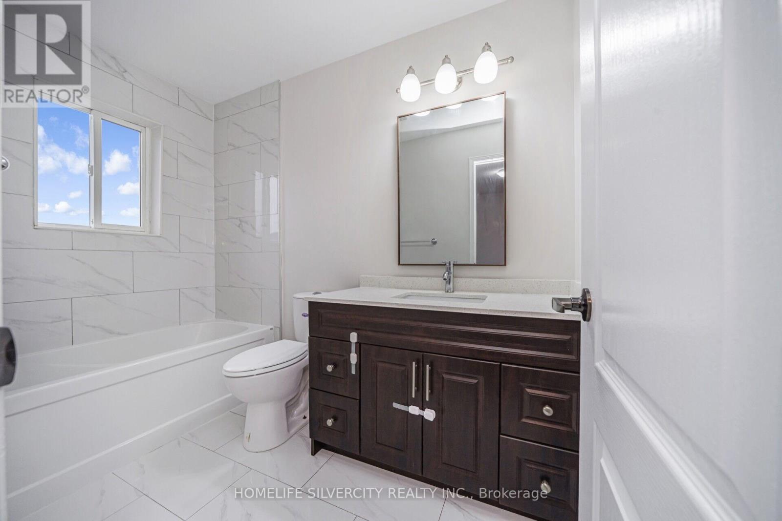 35 Velvet Grass Lane, Brampton (Sandringham-Wellington), Ontario  L6R 1X8 - Photo 30 - W13037066