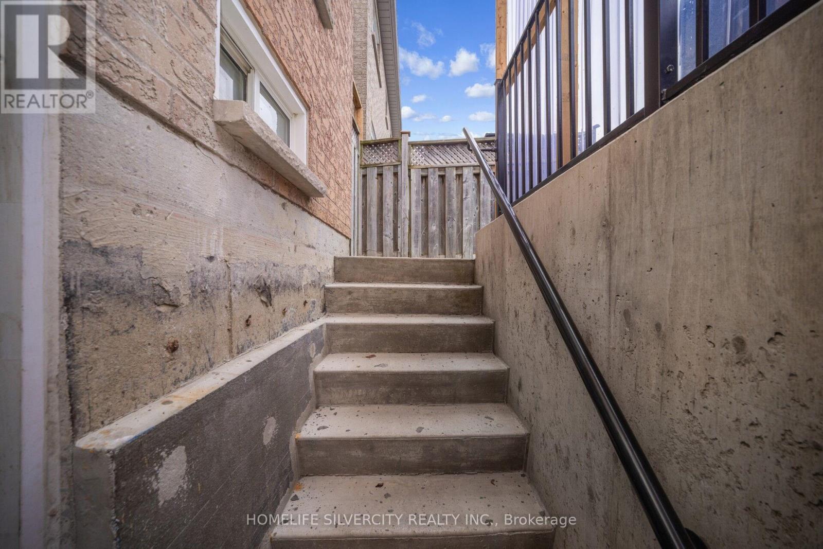 35 Velvet Grass Lane, Brampton (Sandringham-Wellington), Ontario  L6R 1X8 - Photo 48 - W13037066