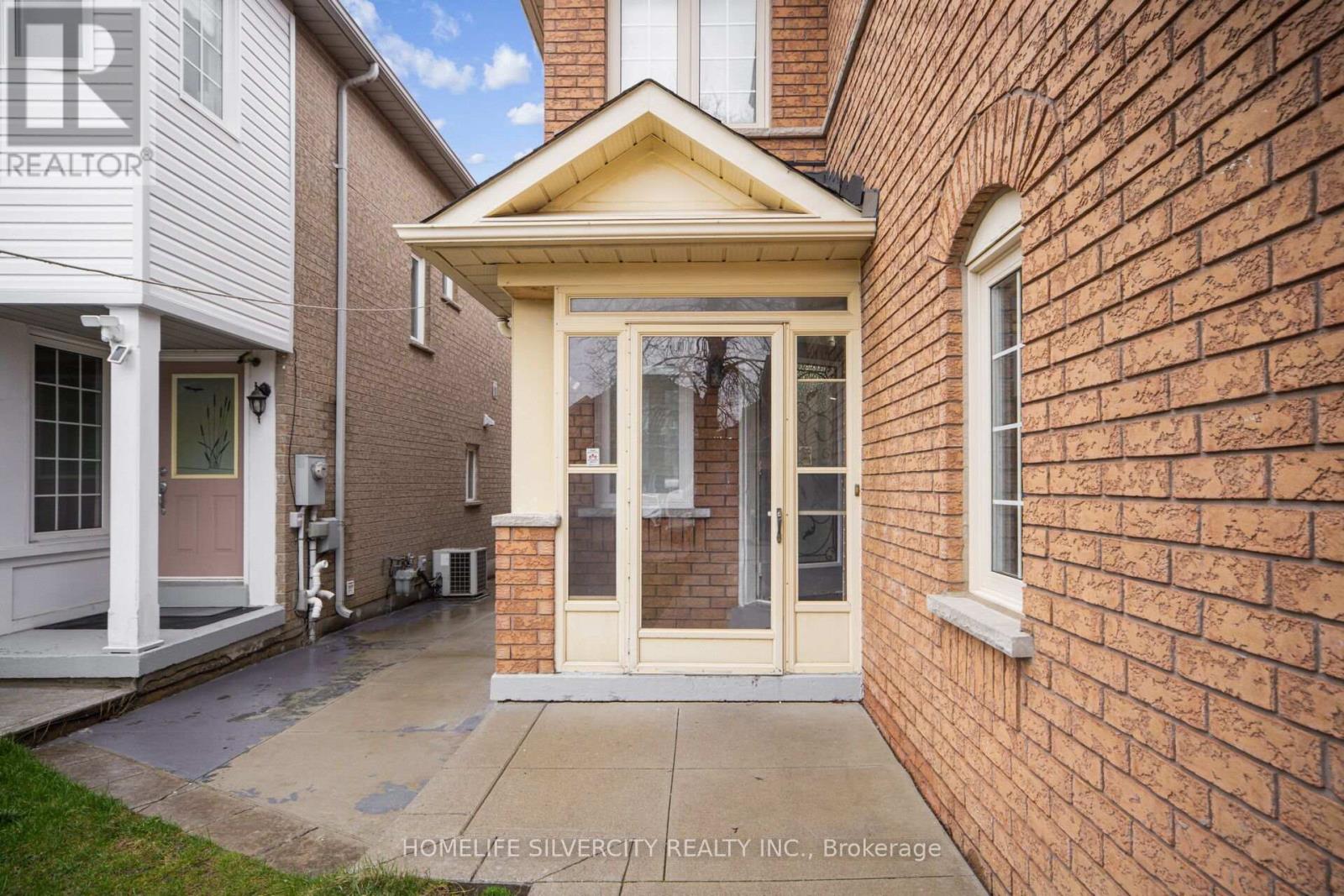 35 Velvet Grass Lane, Brampton (Sandringham-Wellington), Ontario  L6R 1X8 - Photo 6 - W13037066