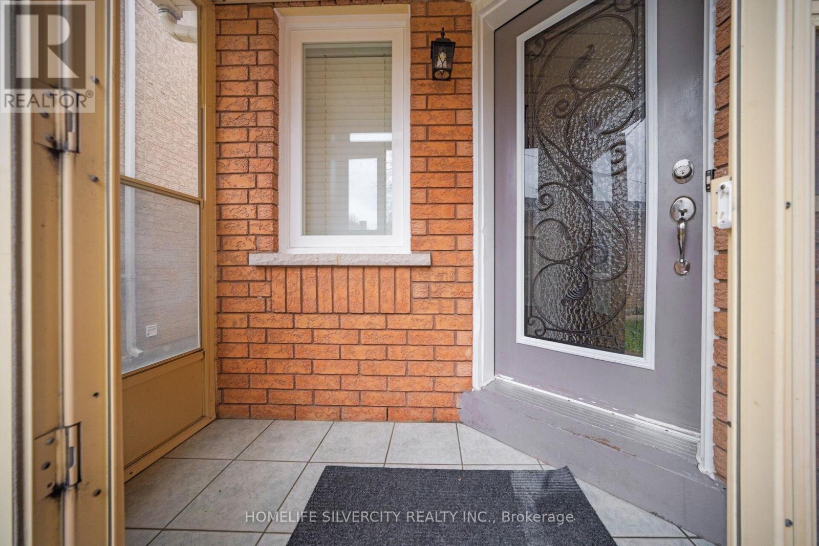 35 Velvet Grass Lane, Brampton (Sandringham-Wellington), Ontario  L6R 1X8 - Photo 7 - W13037066