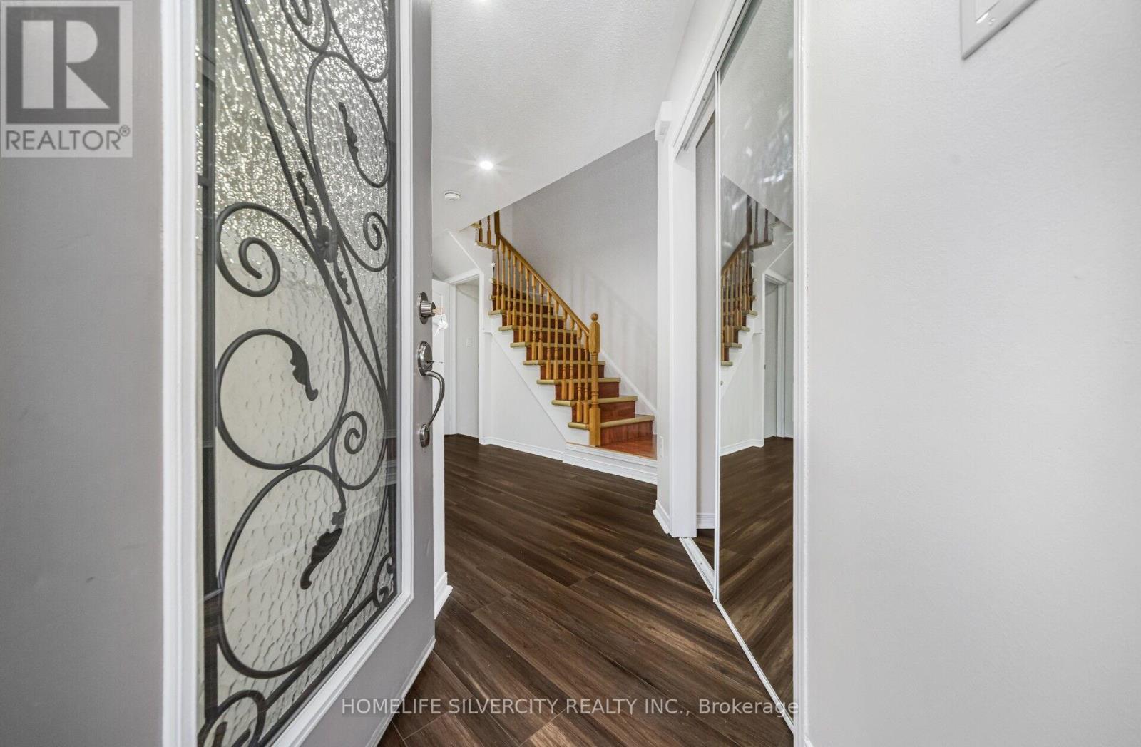 35 Velvet Grass Lane, Brampton (Sandringham-Wellington), Ontario  L6R 1X8 - Photo 8 - W13037066