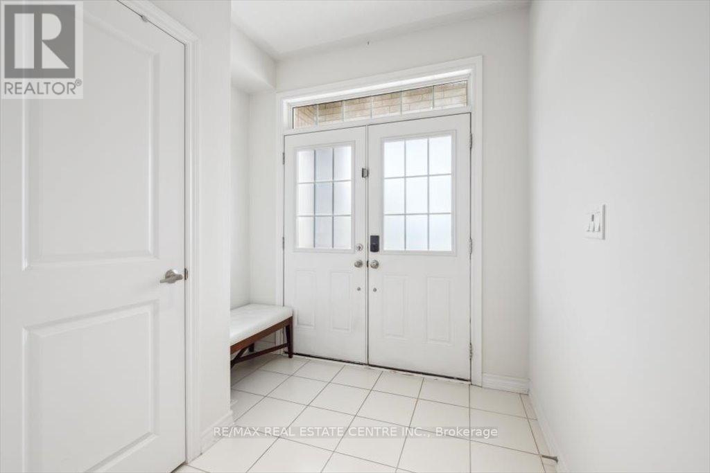 37 Interlude Drive, Brampton, Ontario  L6X 3B1 - Photo 5 - W13037106