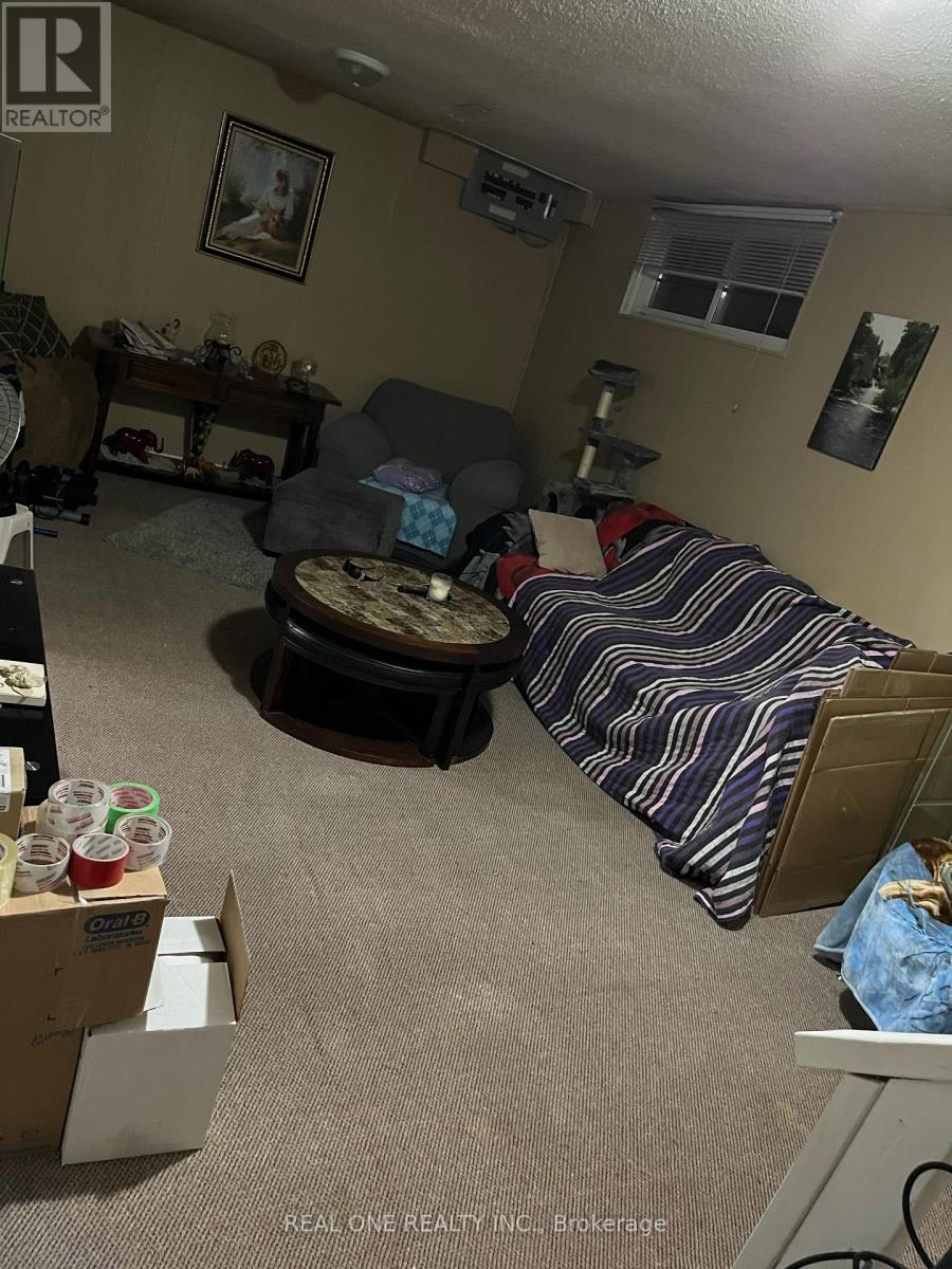 3622 Molly Avenue, Mississauga, Ontario  L5A 3M5 - Photo 6 - W13037132