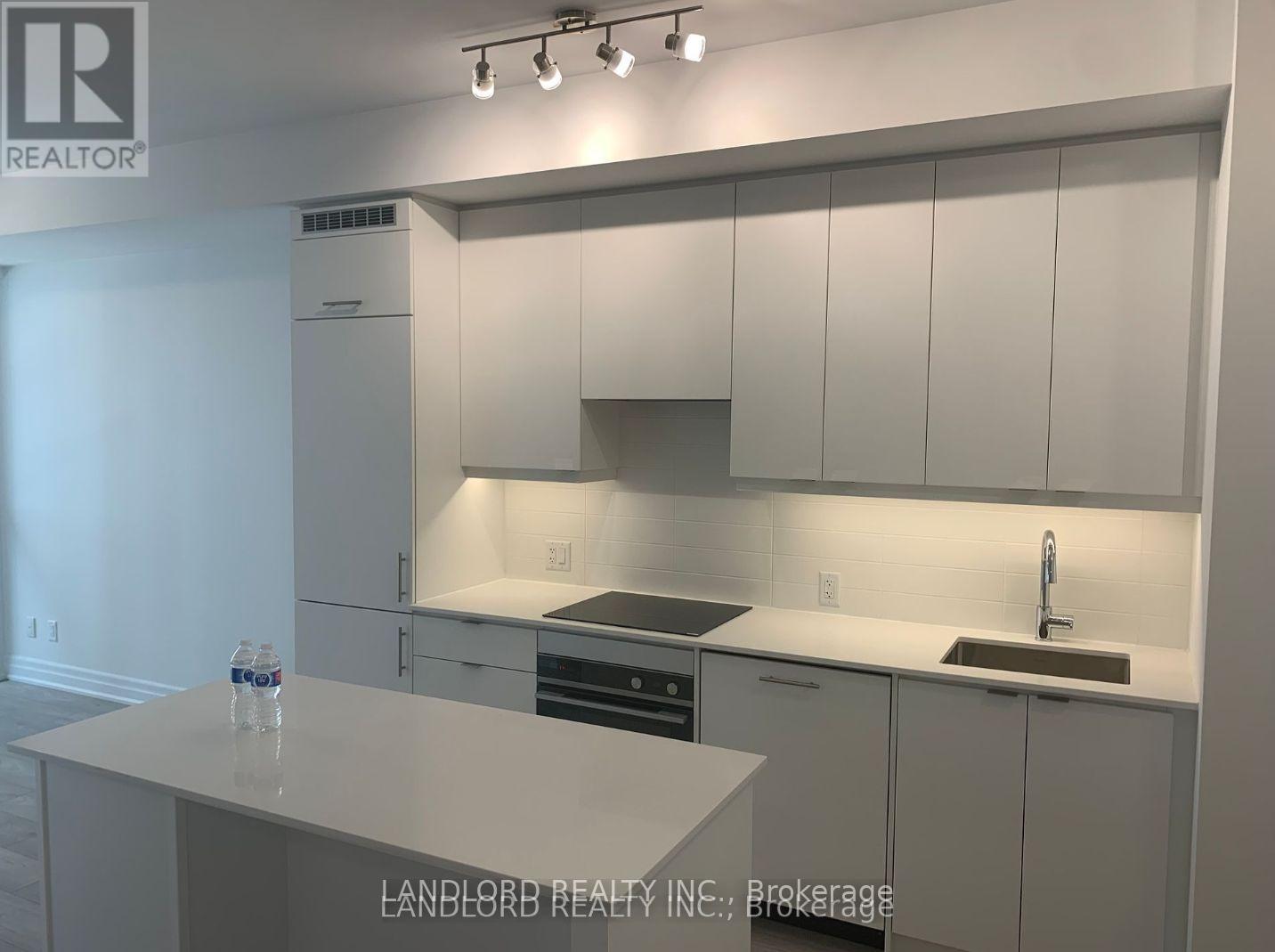 703 - 36 Elm Drive W, Mississauga, Ontario  L5B 0N3 - Photo 1 - W13037150