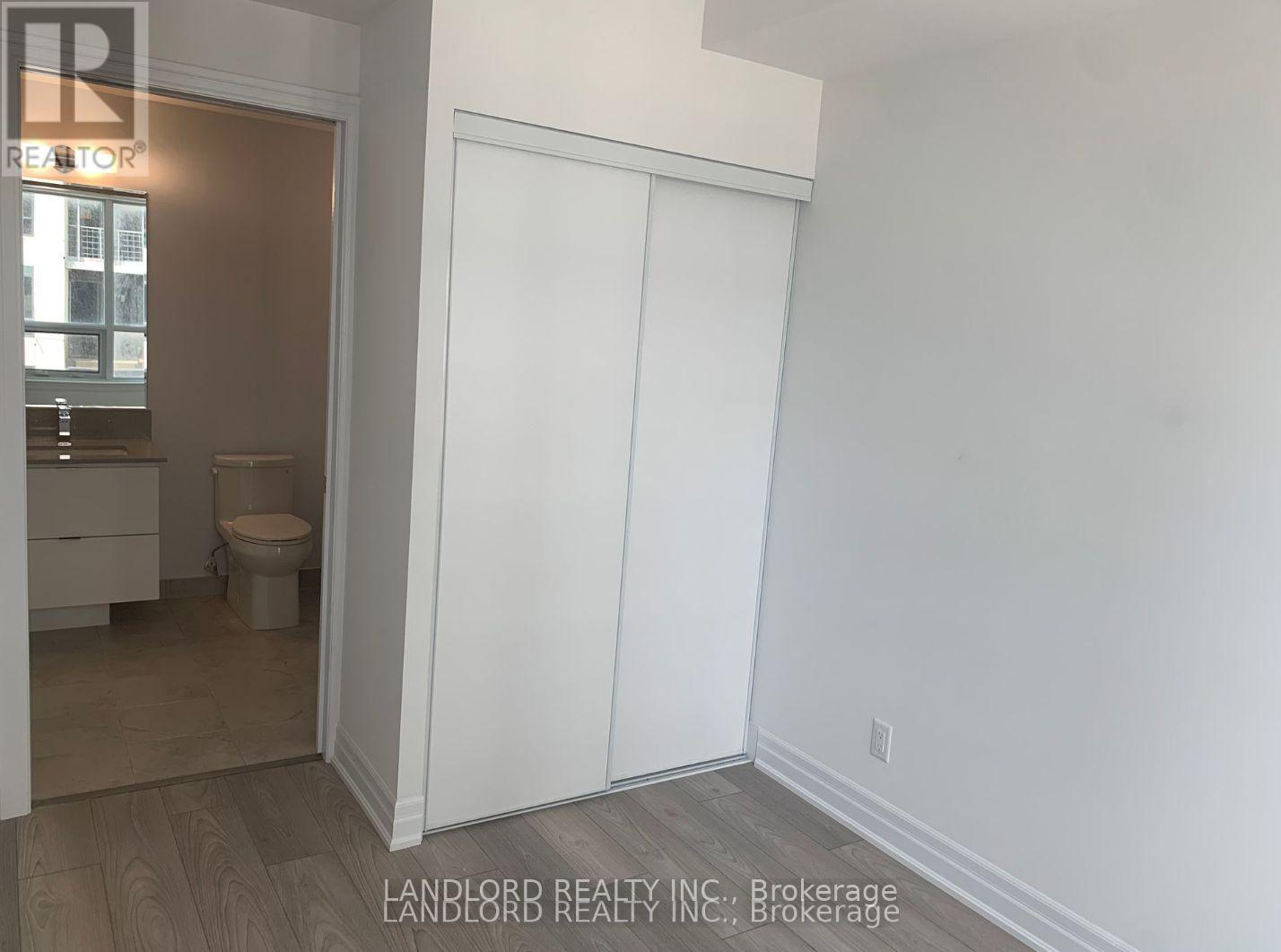 703 - 36 Elm Drive W, Mississauga, Ontario  L5B 0N3 - Photo 12 - W13037150