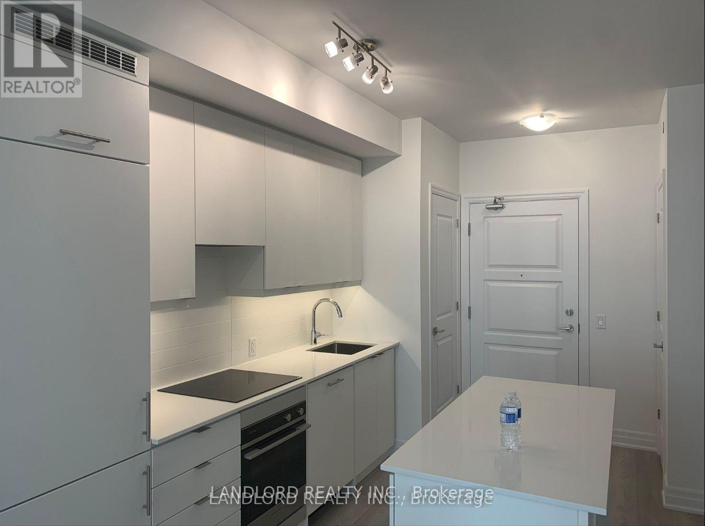 703 - 36 Elm Drive W, Mississauga, Ontario  L5B 0N3 - Photo 3 - W13037150