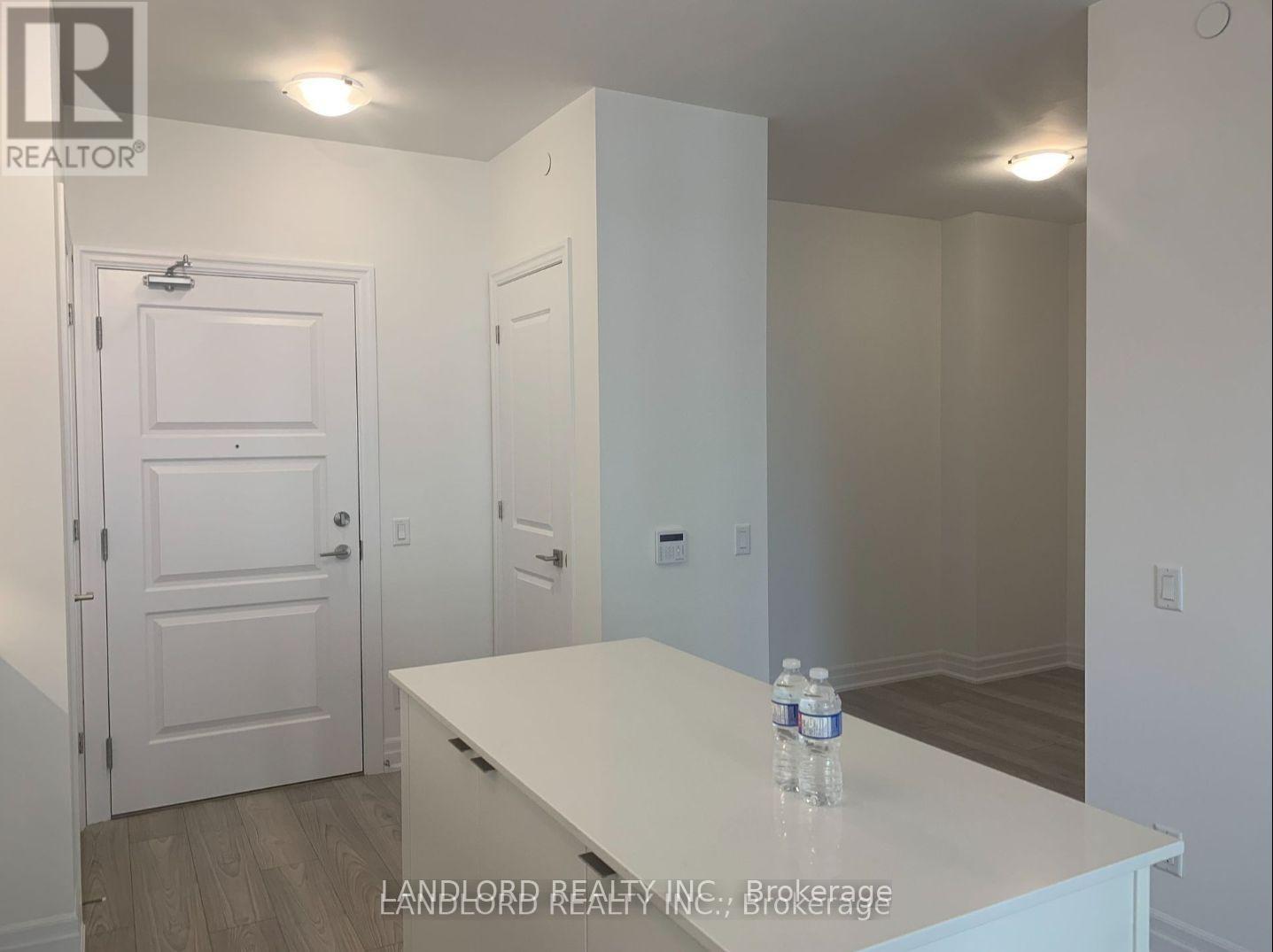 703 - 36 Elm Drive W, Mississauga, Ontario  L5B 0N3 - Photo 4 - W13037150