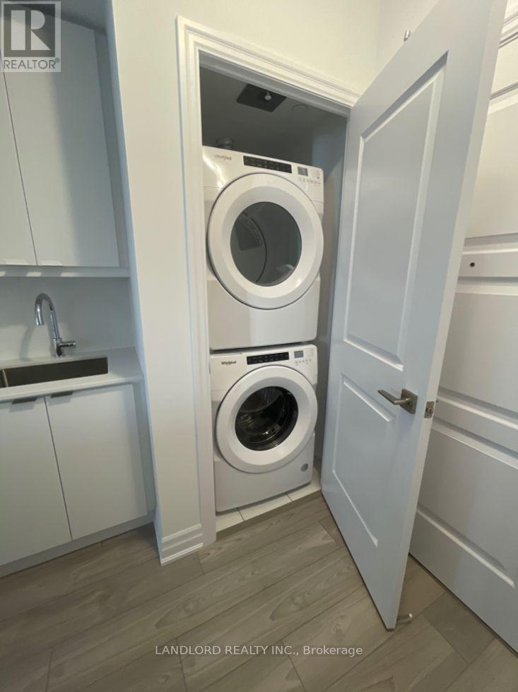 703 - 36 Elm Drive W, Mississauga, Ontario  L5B 0N3 - Photo 5 - W13037150