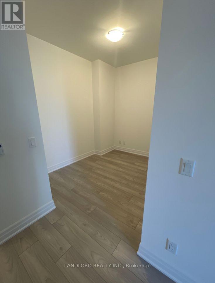 703 - 36 Elm Drive W, Mississauga, Ontario  L5B 0N3 - Photo 9 - W13037150